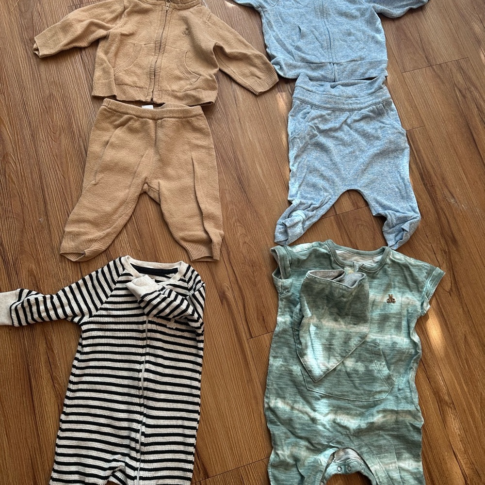 Infant baby gap clothes